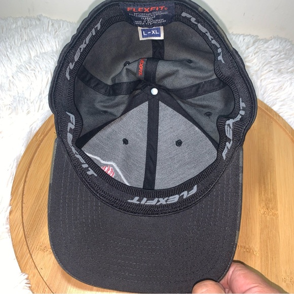 Grizzly Lodge Hat Cap Black Canada Flex fit L-XL Camo Pattern - Picture 6 of 6